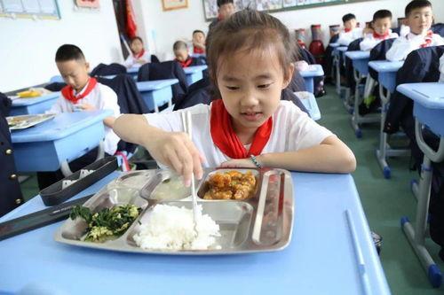 和孩子们一起来吃瓜,与孩子们共享欢乐吃瓜盛宴